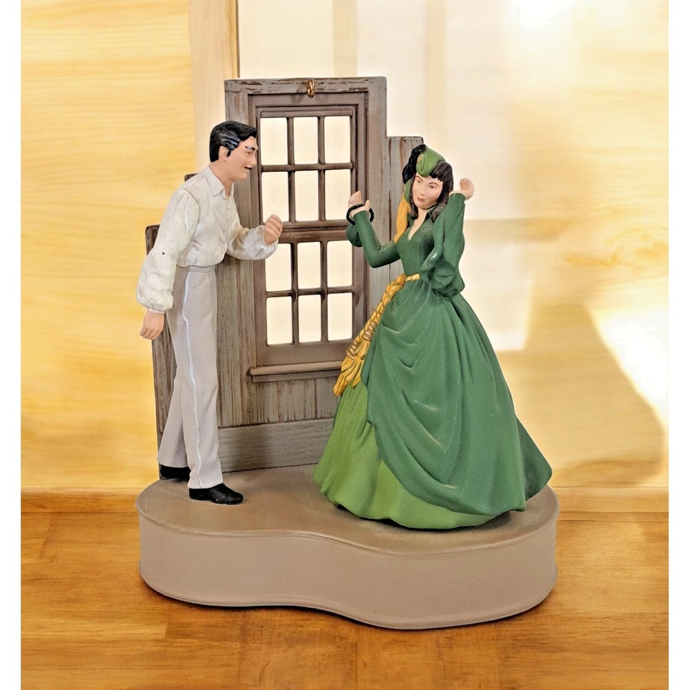Hallmark 2007 Scarlett O'Hara and Rhett Butler Gone with the Wind Magic Ornamen